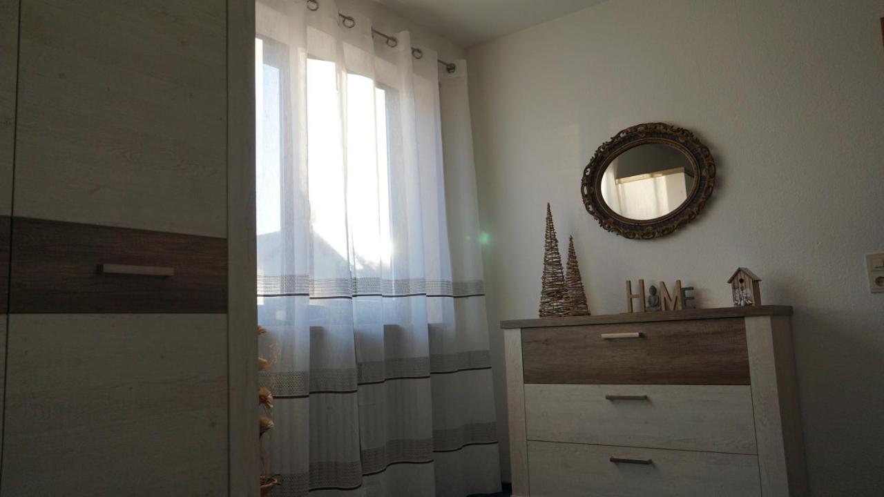 Grosszuegige Wohnung Mit Terrasse Und Gartenzugang - Das Komplette Erdgeschoss Bindlach Luaran gambar