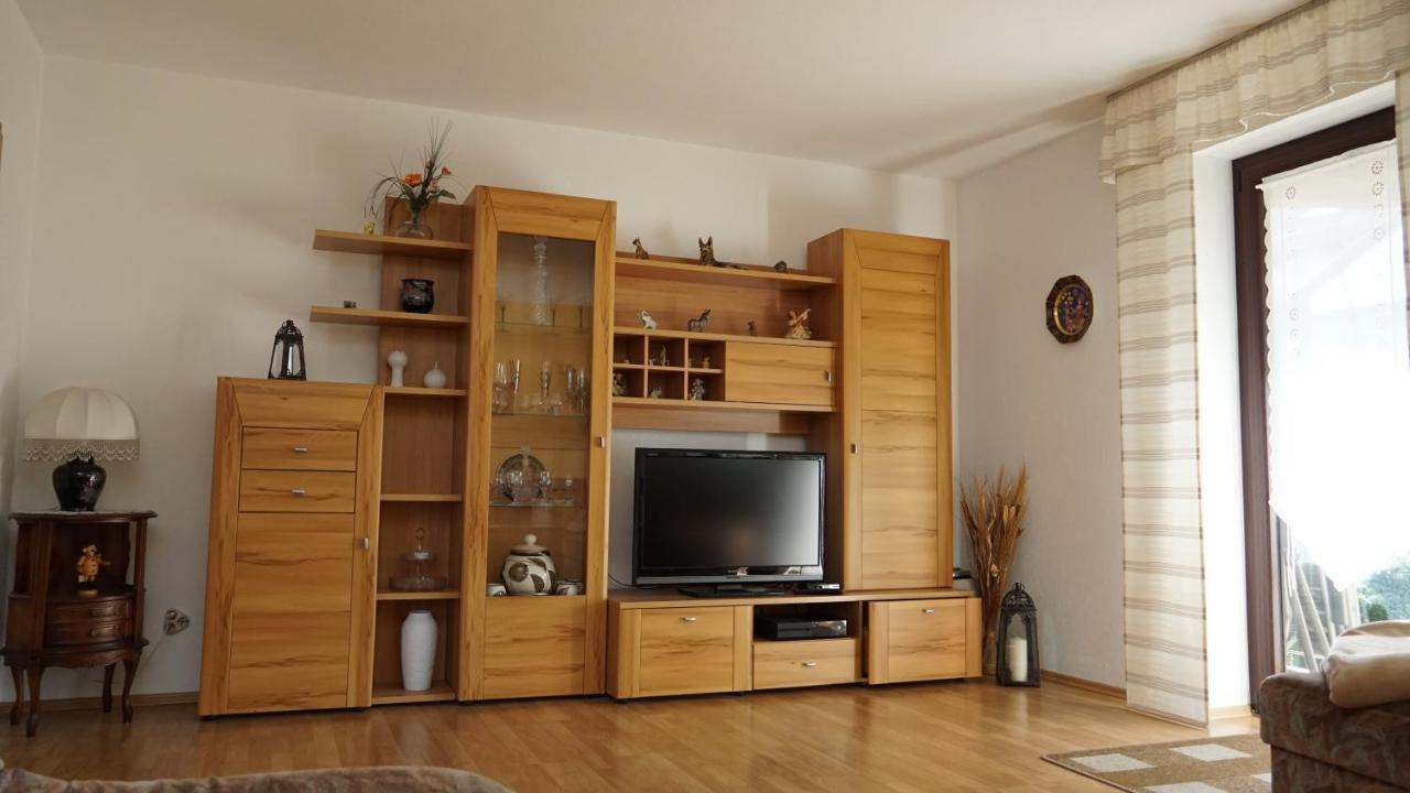 Grosszuegige Wohnung Mit Terrasse Und Gartenzugang - Das Komplette Erdgeschoss Bindlach Luaran gambar